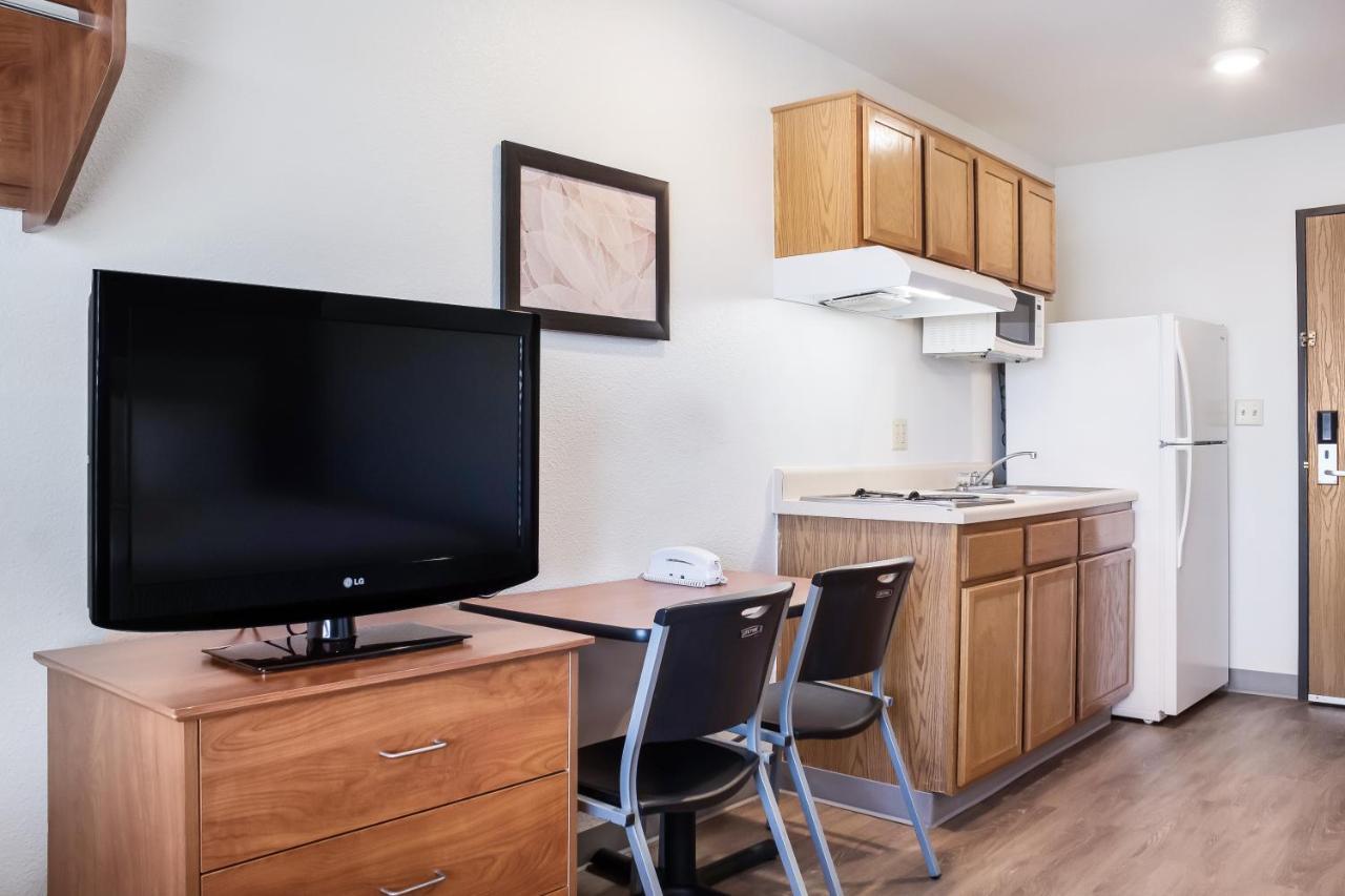 Woodspring Suites Conroe Exterior photo