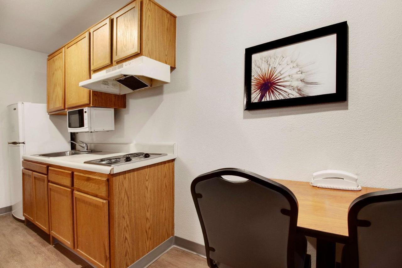 Woodspring Suites Conroe Exterior photo